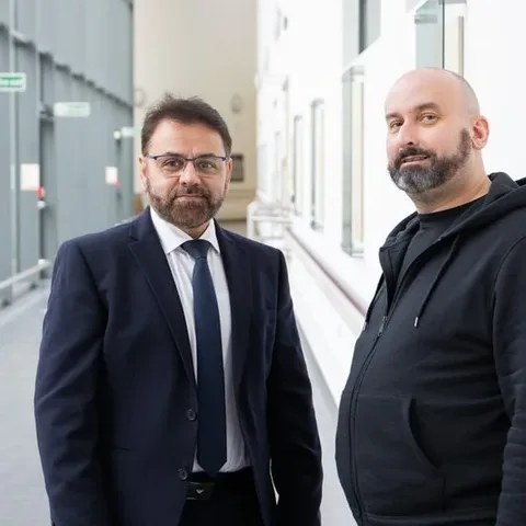 Dan with Mr Shakir Hussain following his hip resurfacing at the Woodlands Suite, Royal Orthopaedic Hospital Birmingham